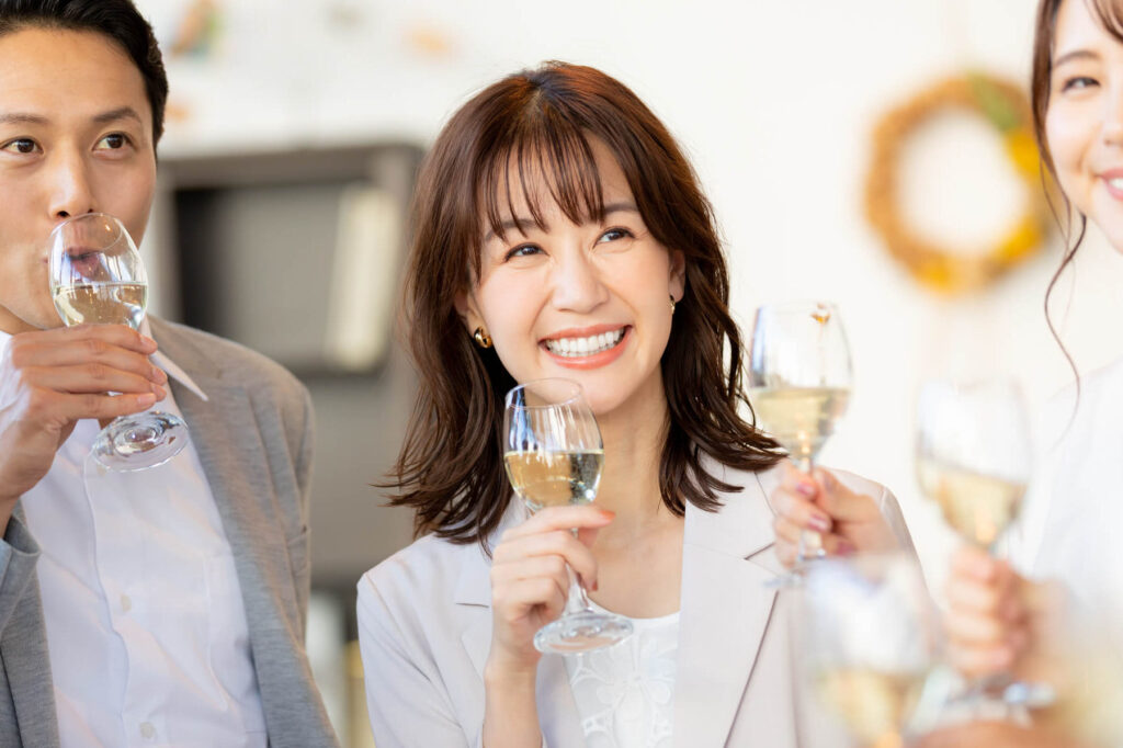 母乳のアルコールが抜けるまでの時間と影響について